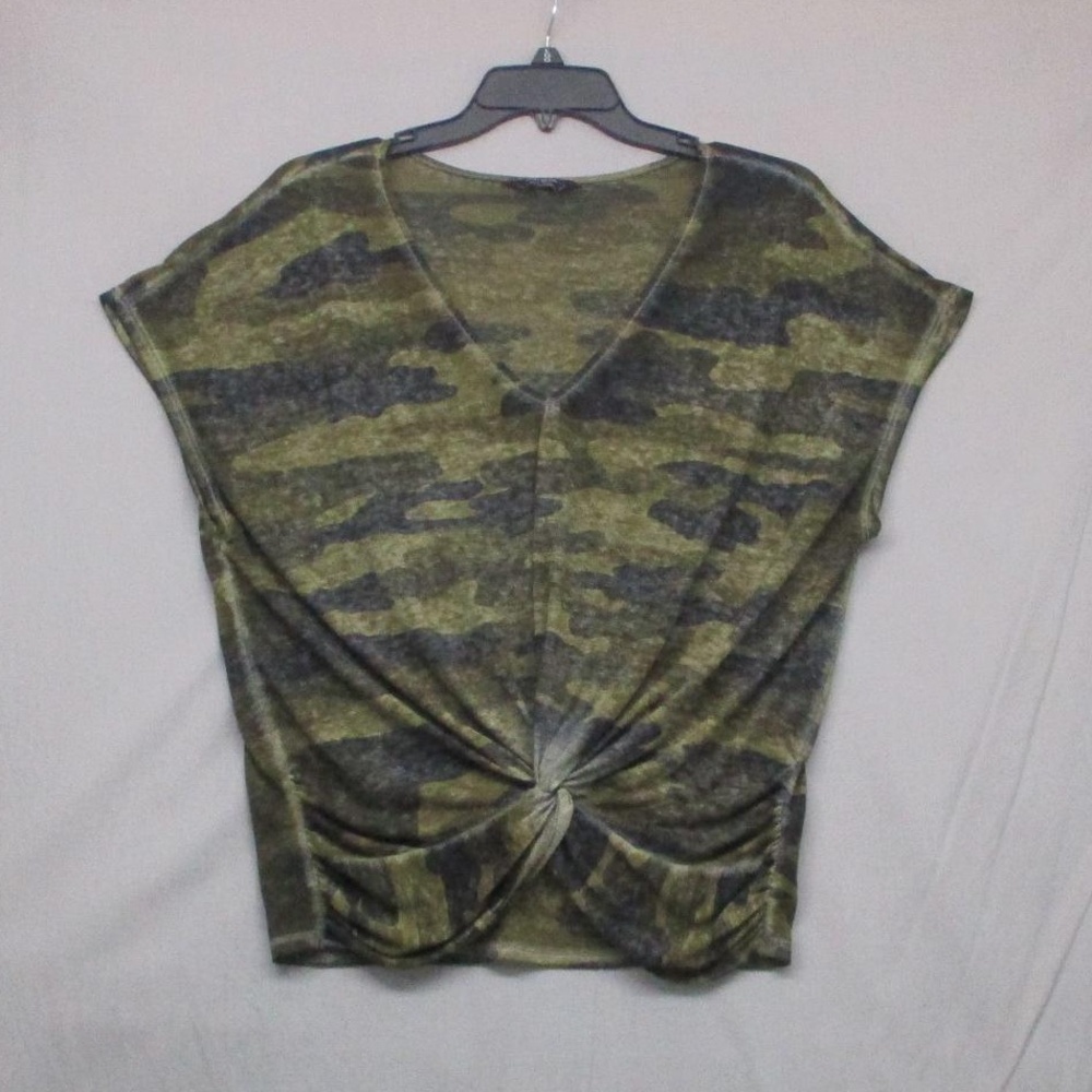 Lucky Brand Camo Twist Front‎ Short Sleeve V Neck Womens Top Size Medium